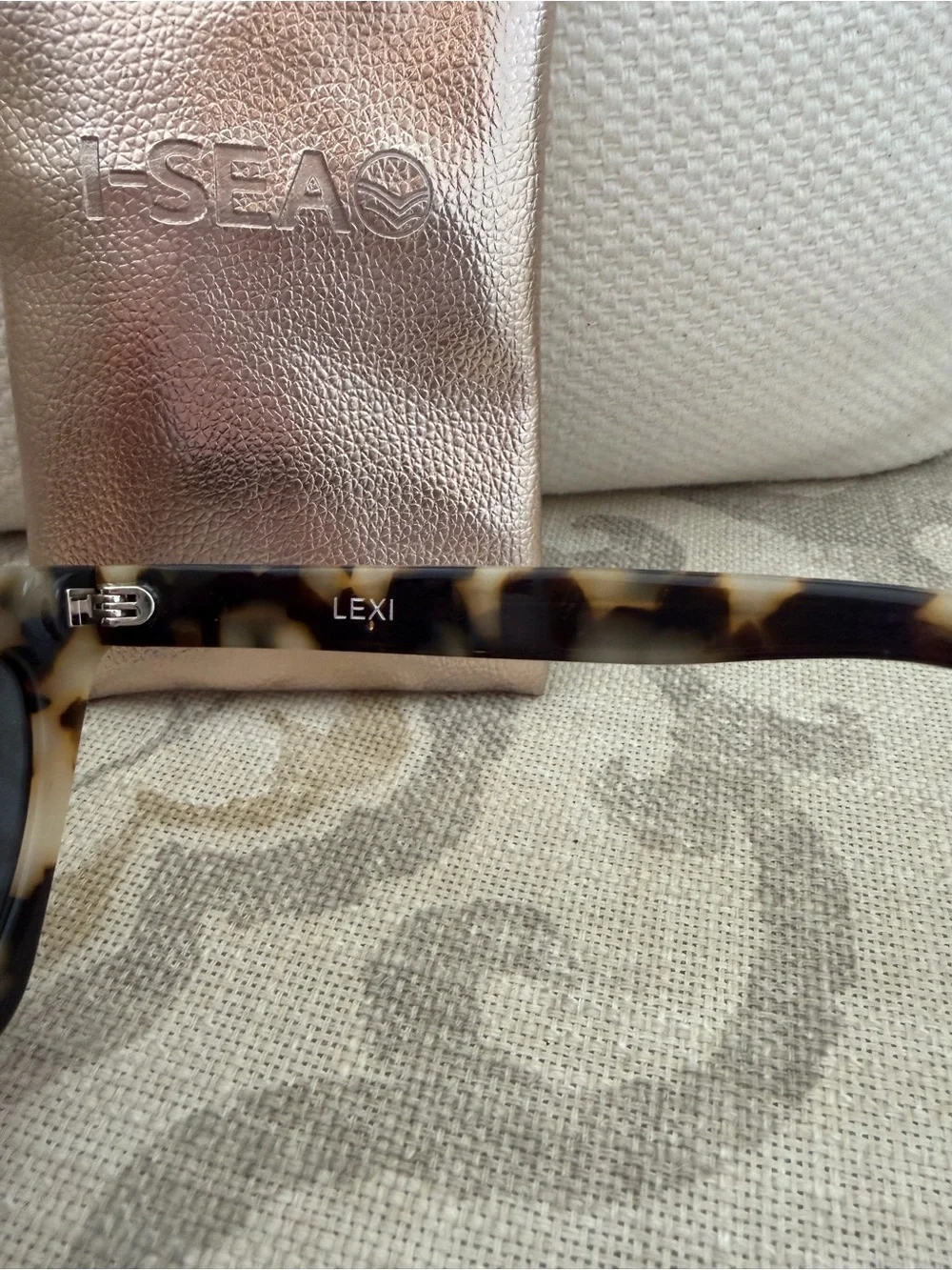 I Sea Lexi sunglasses in snow Tort